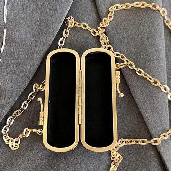 Elegant Gold Chain Clutch - Picture 8 of 8